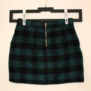 Thick Black and Green plaid skirt